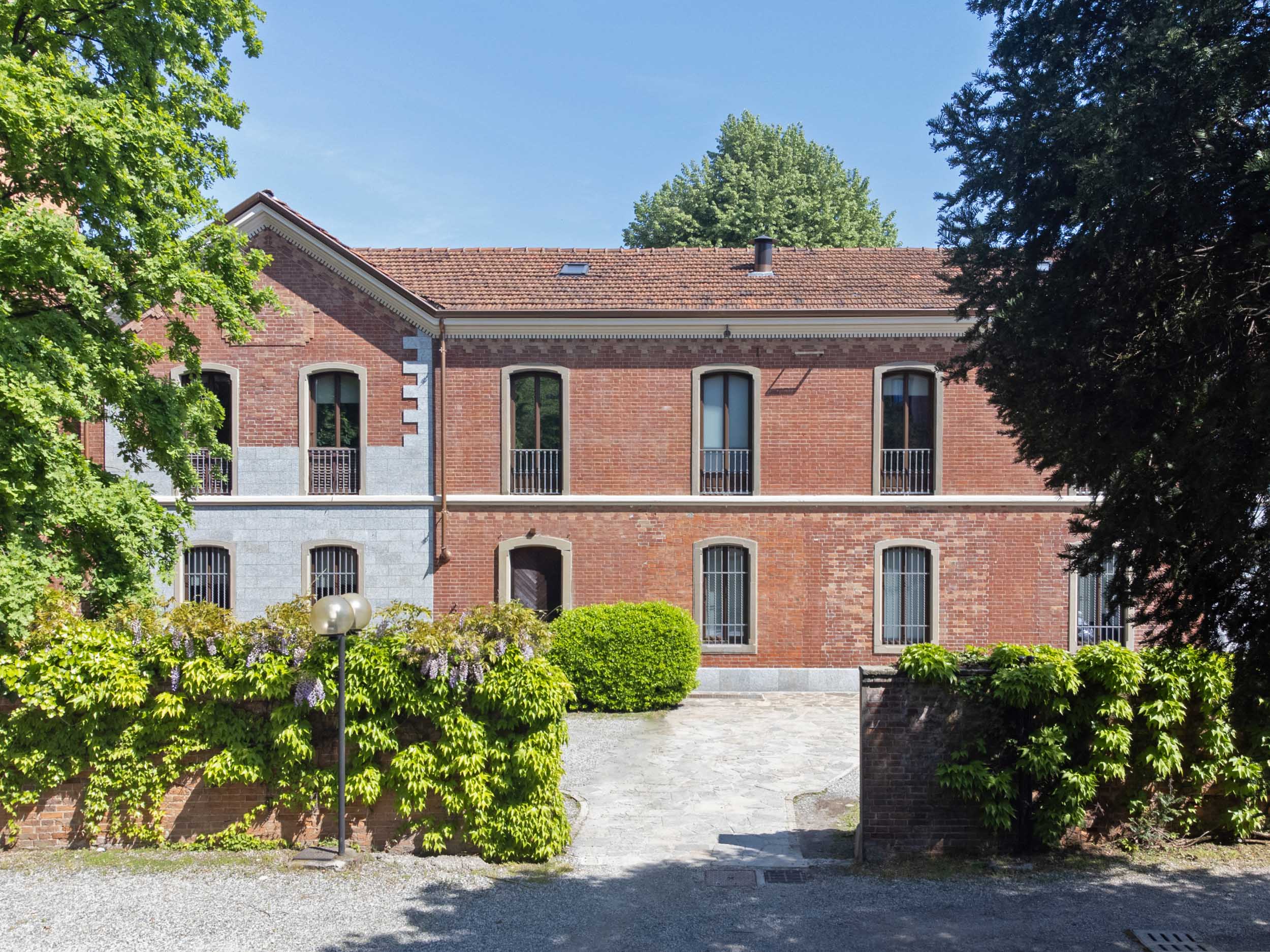 PALAZZINA SALE SINDACALI - U. I. ITALIA AND PARTNERS - TORINO